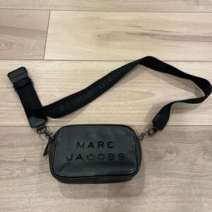 MARC JACOBS FLASH LEATHER CROSSBODY CAMERA BAG